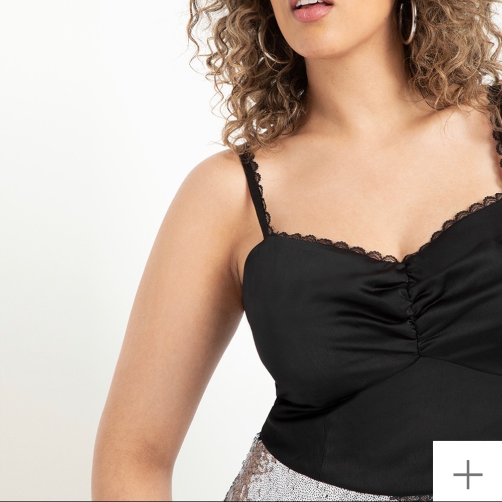 NWT lace trimmed cami 🖤
